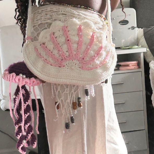 Crochet Shell Bag w/ Jellyfish Keychain